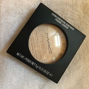 BNIB **MAC **Highlighter
